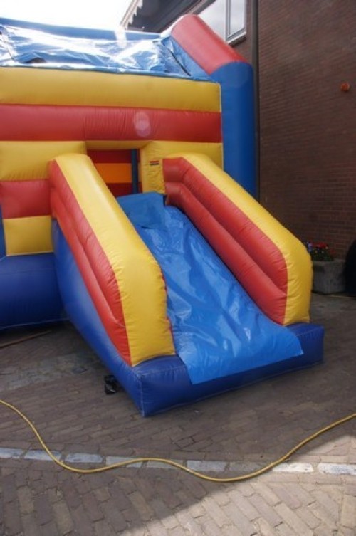 Springkussen Zeerover met glijbaan